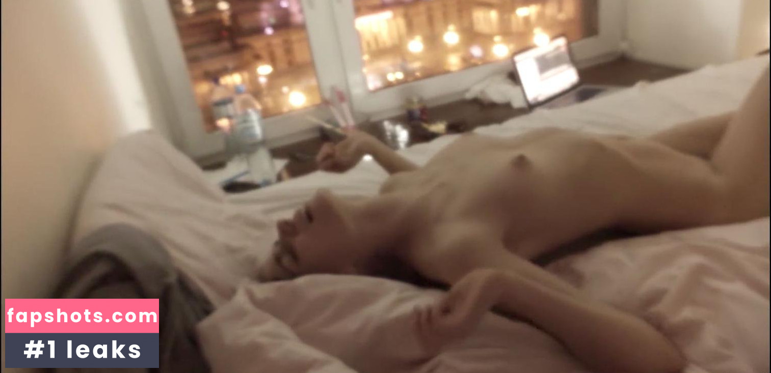 Eva Lebuef gallery photo #11