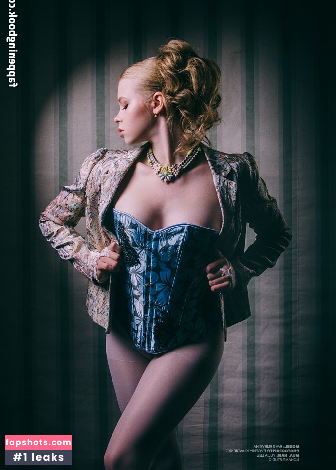 Eva Lee Model gallery photo #11