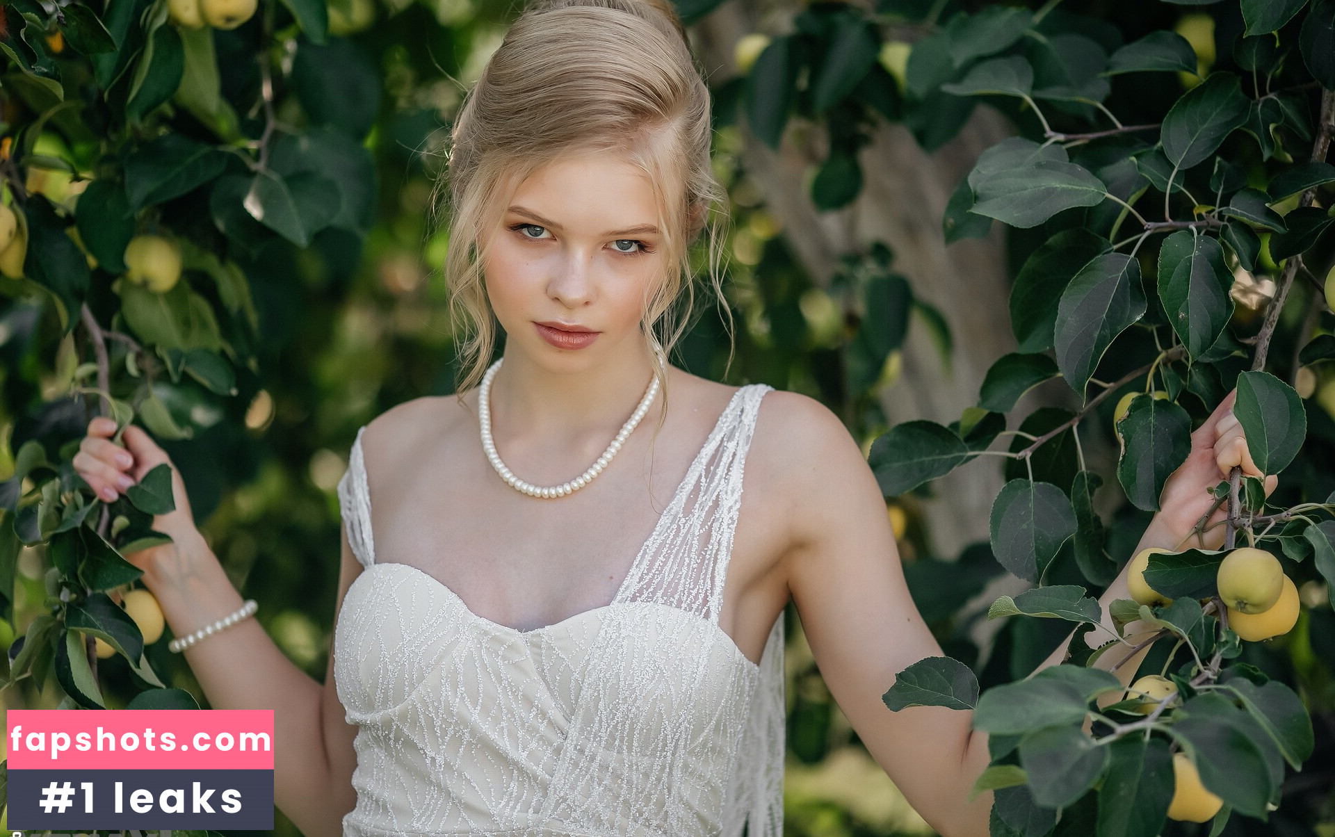 Eva Lee Model gallery photo #33