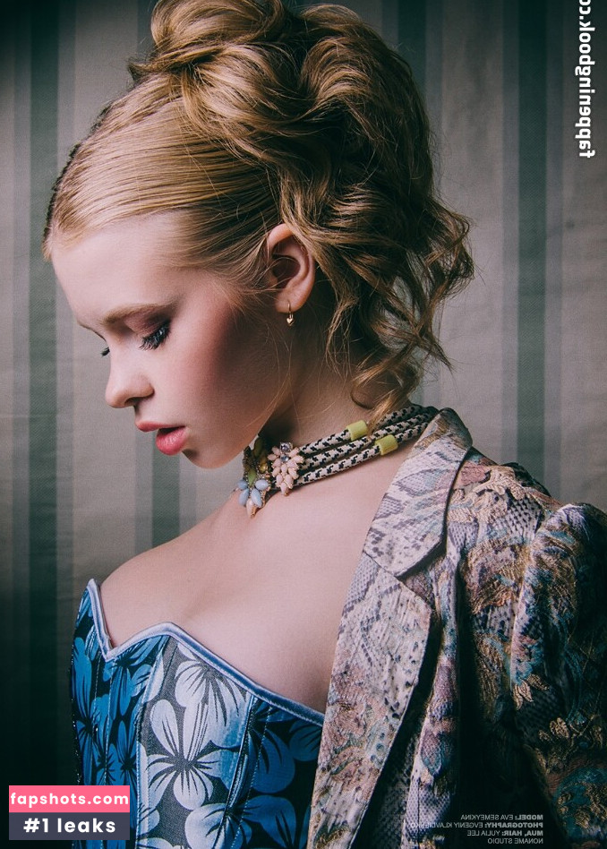 Eva Lee Model gallery photo #7