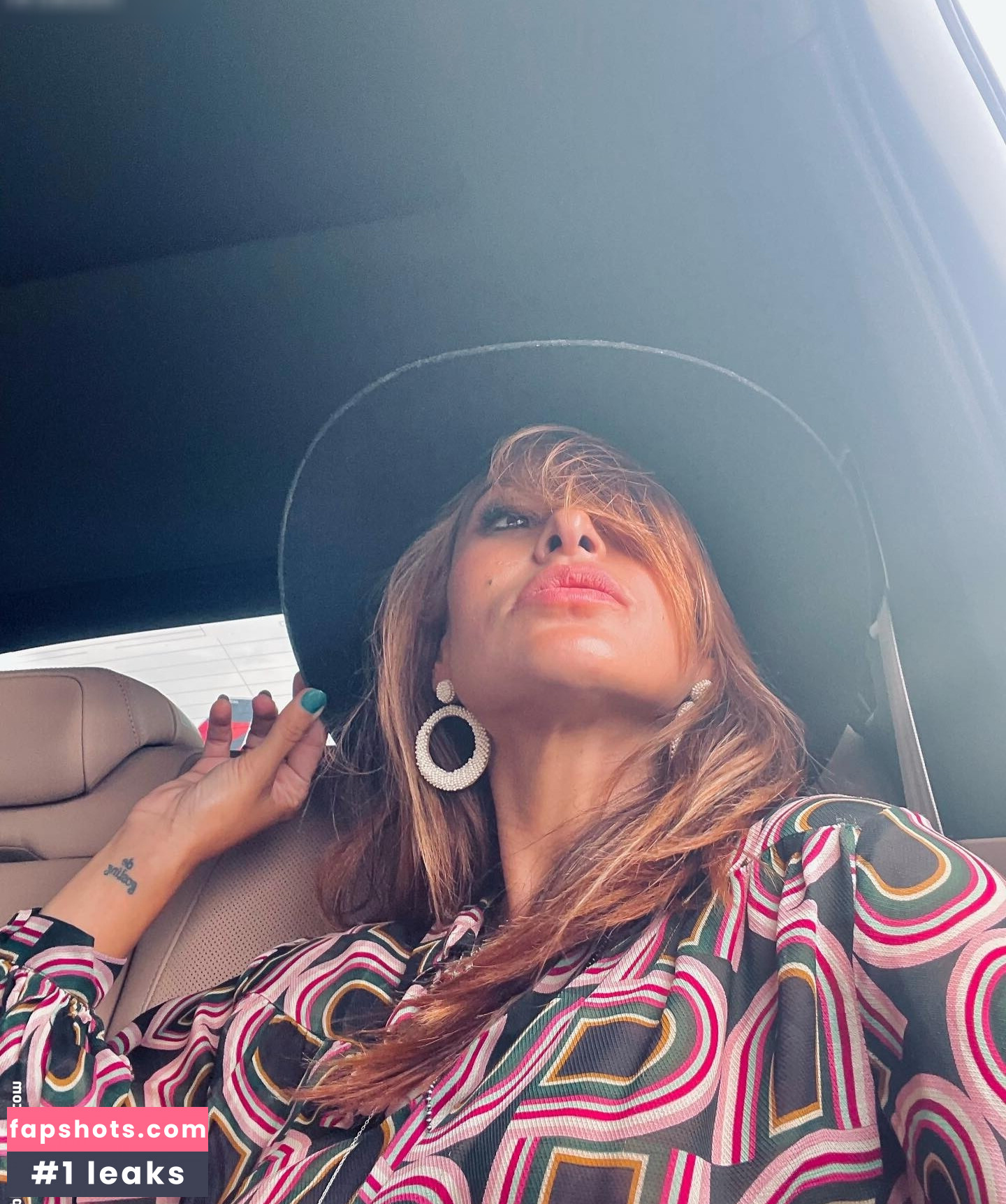 Eva Mendes gallery photo #34