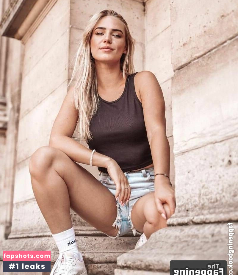 Eva Mikulski gallery photo #15