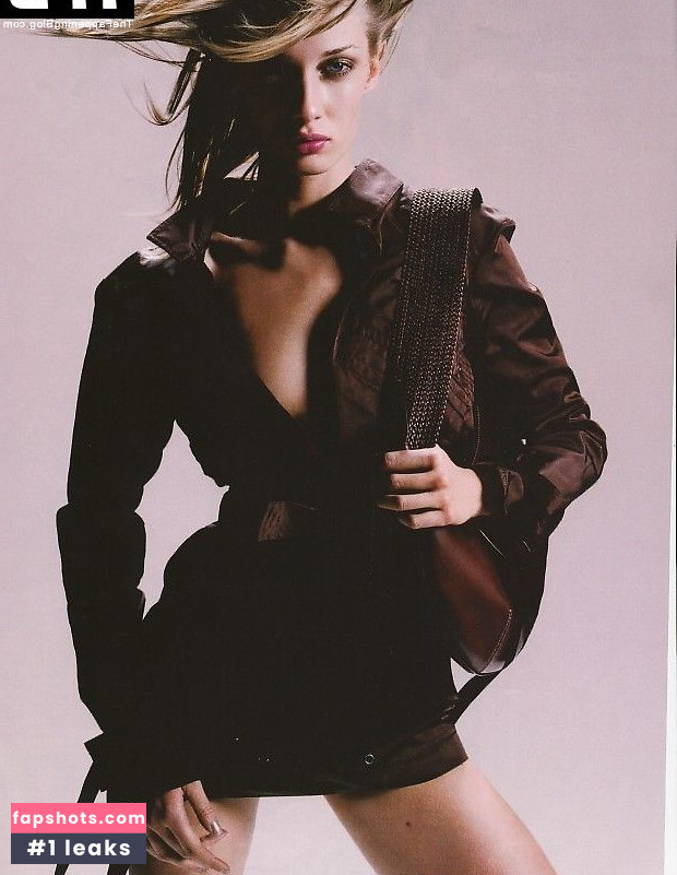 Eva Riccobono gallery photo #4