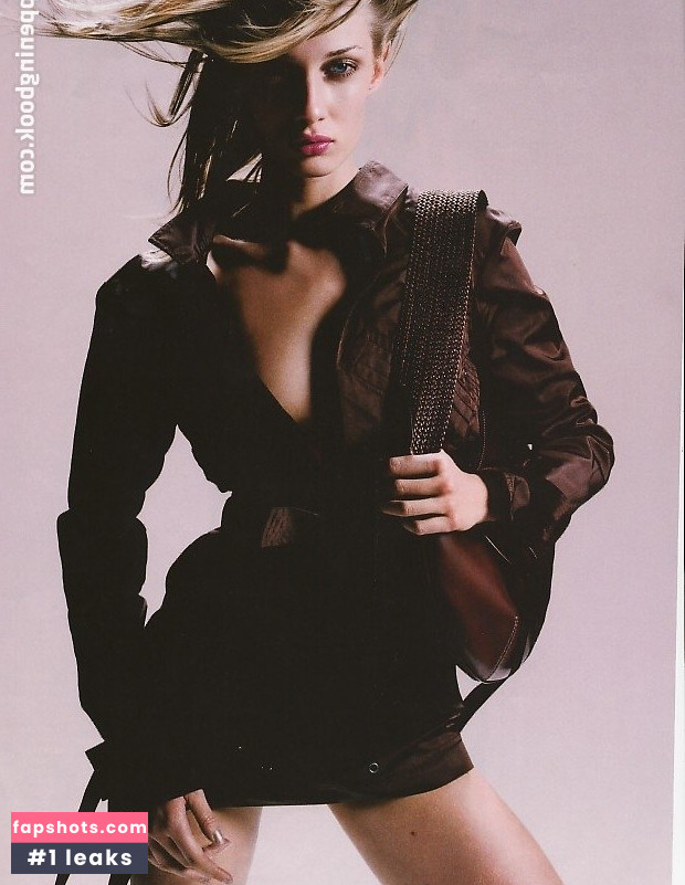 Eva Riccobono gallery photo #47