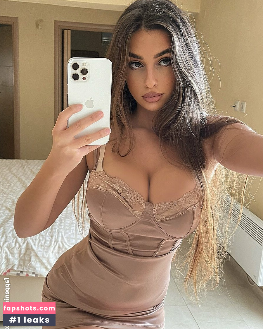 Eva Savagiou gallery photo #164