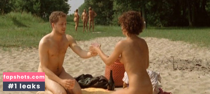 Eva van de Wijdeven gallery photo #2