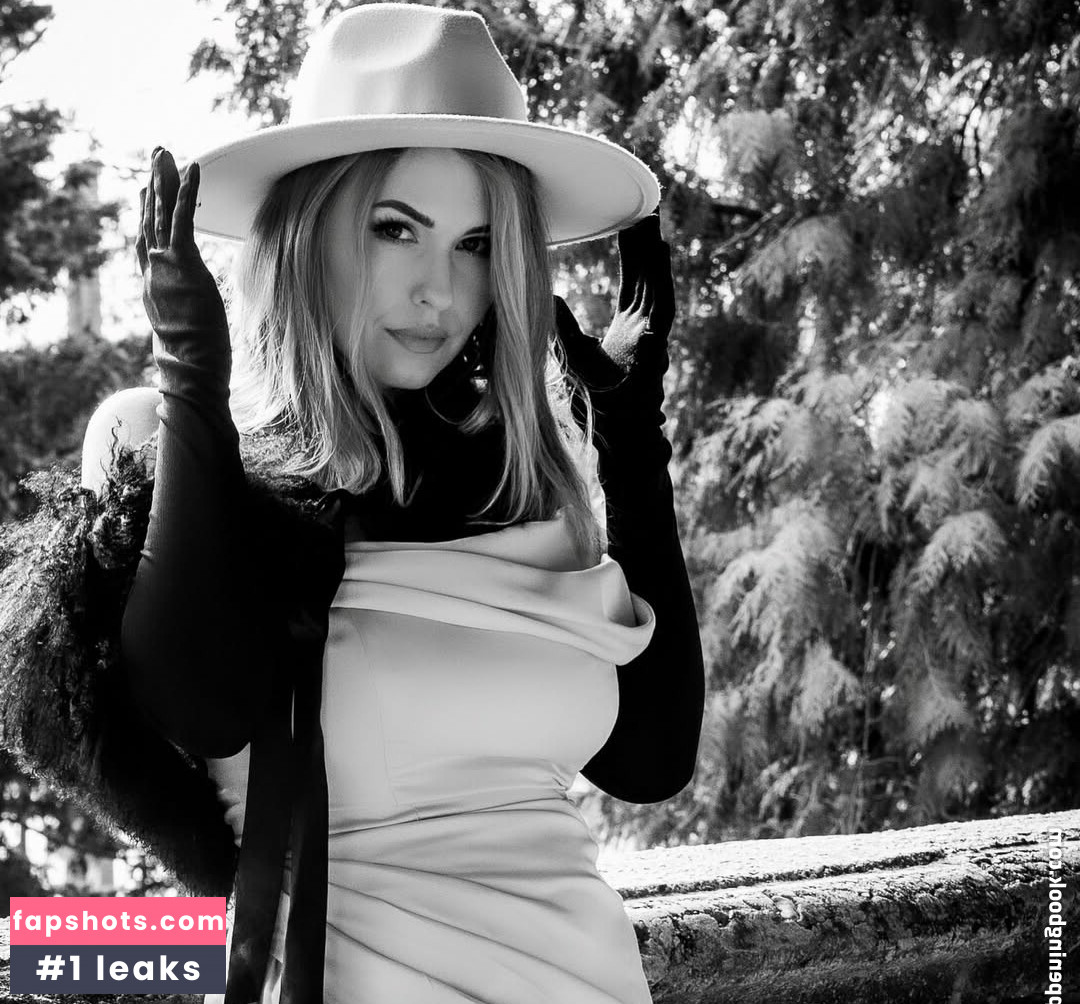 Eva Wyrwal gallery photo #22