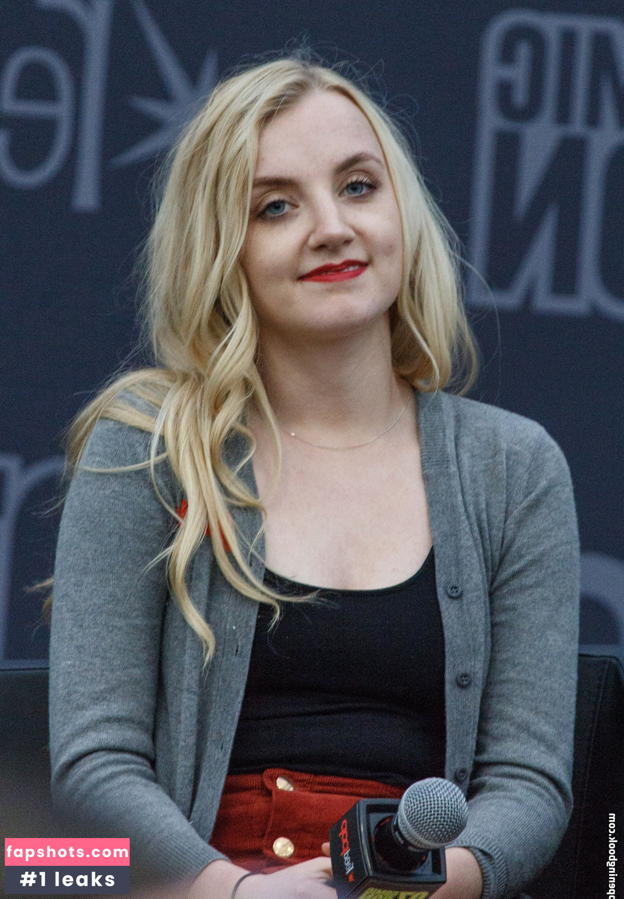 Evanna Lynch gallery photo #55
