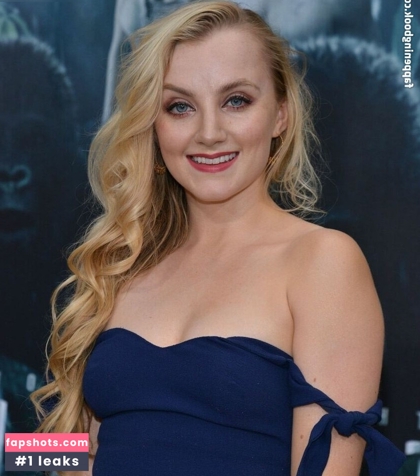 Evanna Lynch gallery photo #10