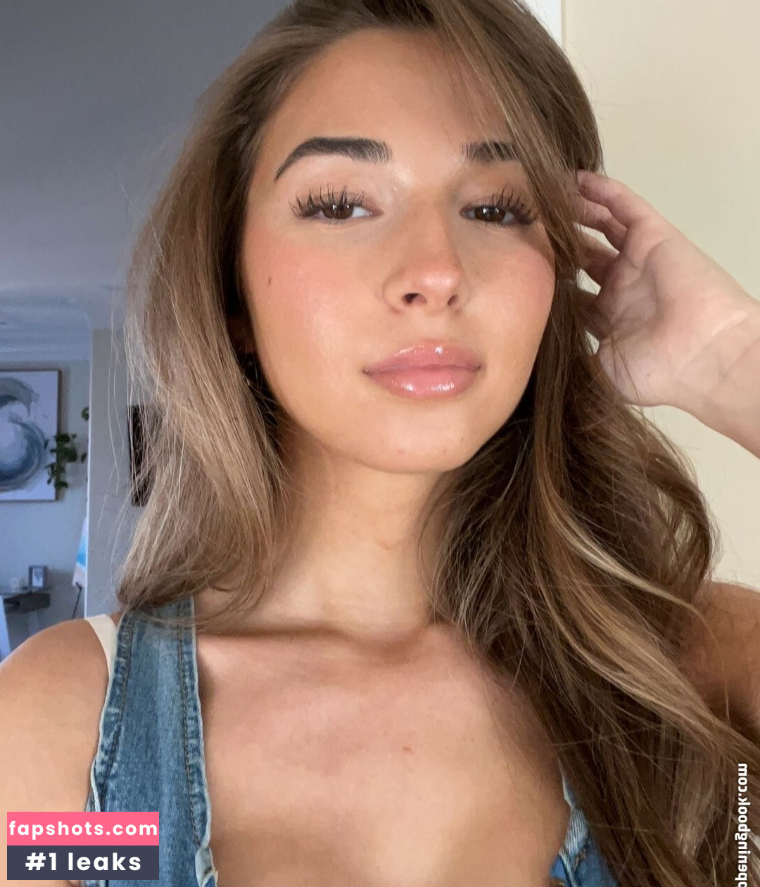 Evanthia Theodorou gallery photo #34