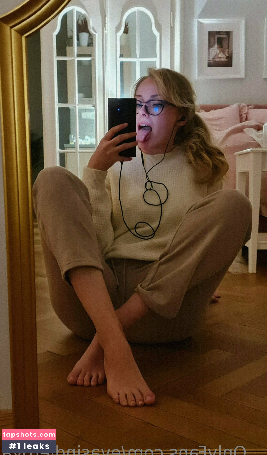 evasindlerova Nude Leaks OnlyFans Photos #19 - LeakJerk