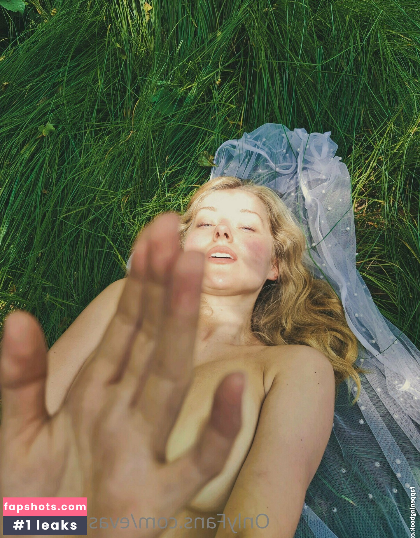 evasindlerova Nude Leaks OnlyFans Photos #33 - LeakJerk