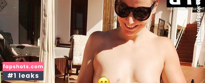 Eve Champagne gallery photo #3