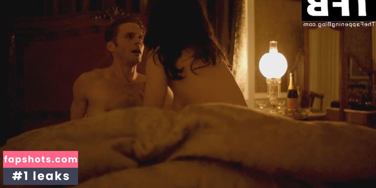 Eve Hewson gallery photo #138