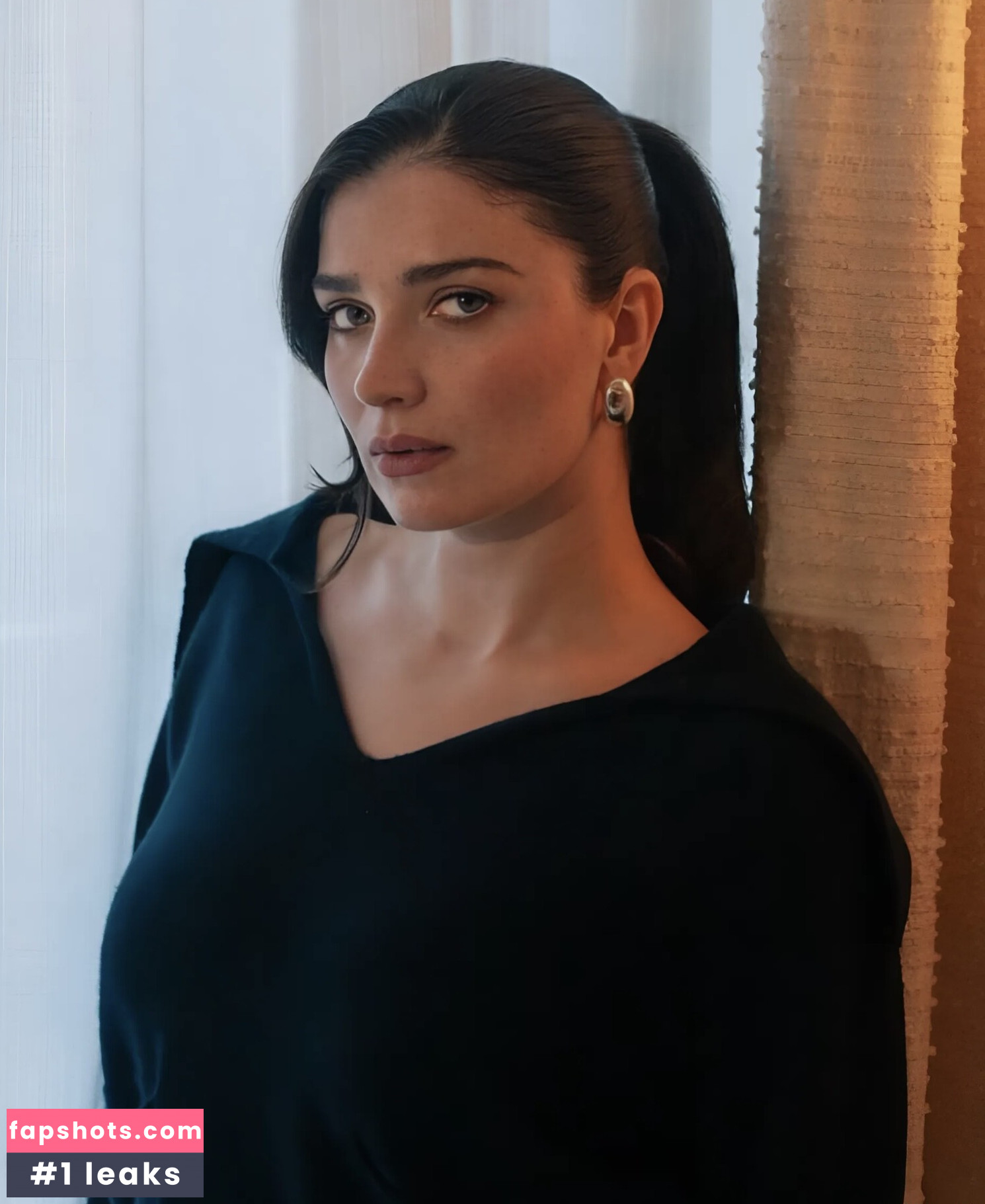 Eve Hewson gallery photo #45