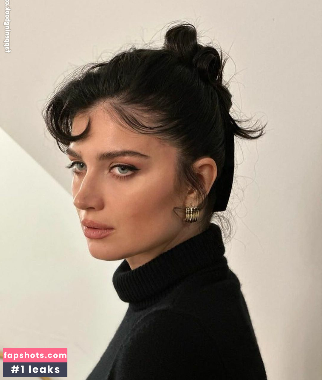 Eve Hewson gallery photo #77