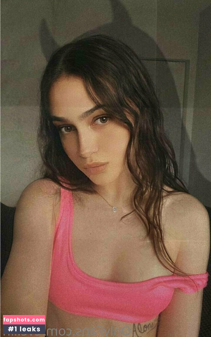 eve.lin gallery photo #72