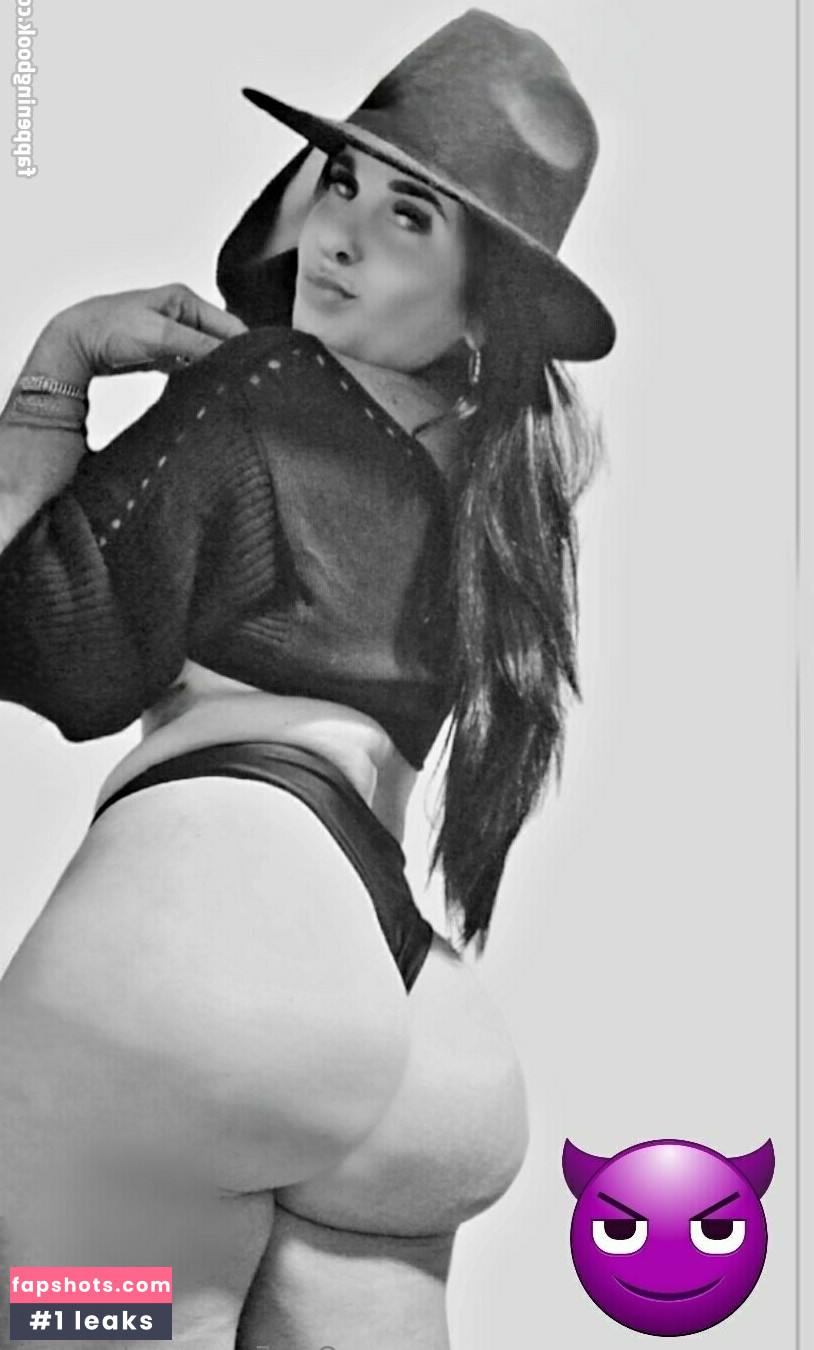 Evelyn Alvarez gallery photo #14