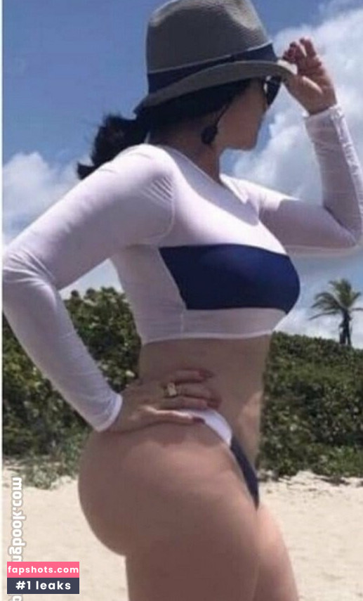 Evelyn Alvarez gallery photo #7