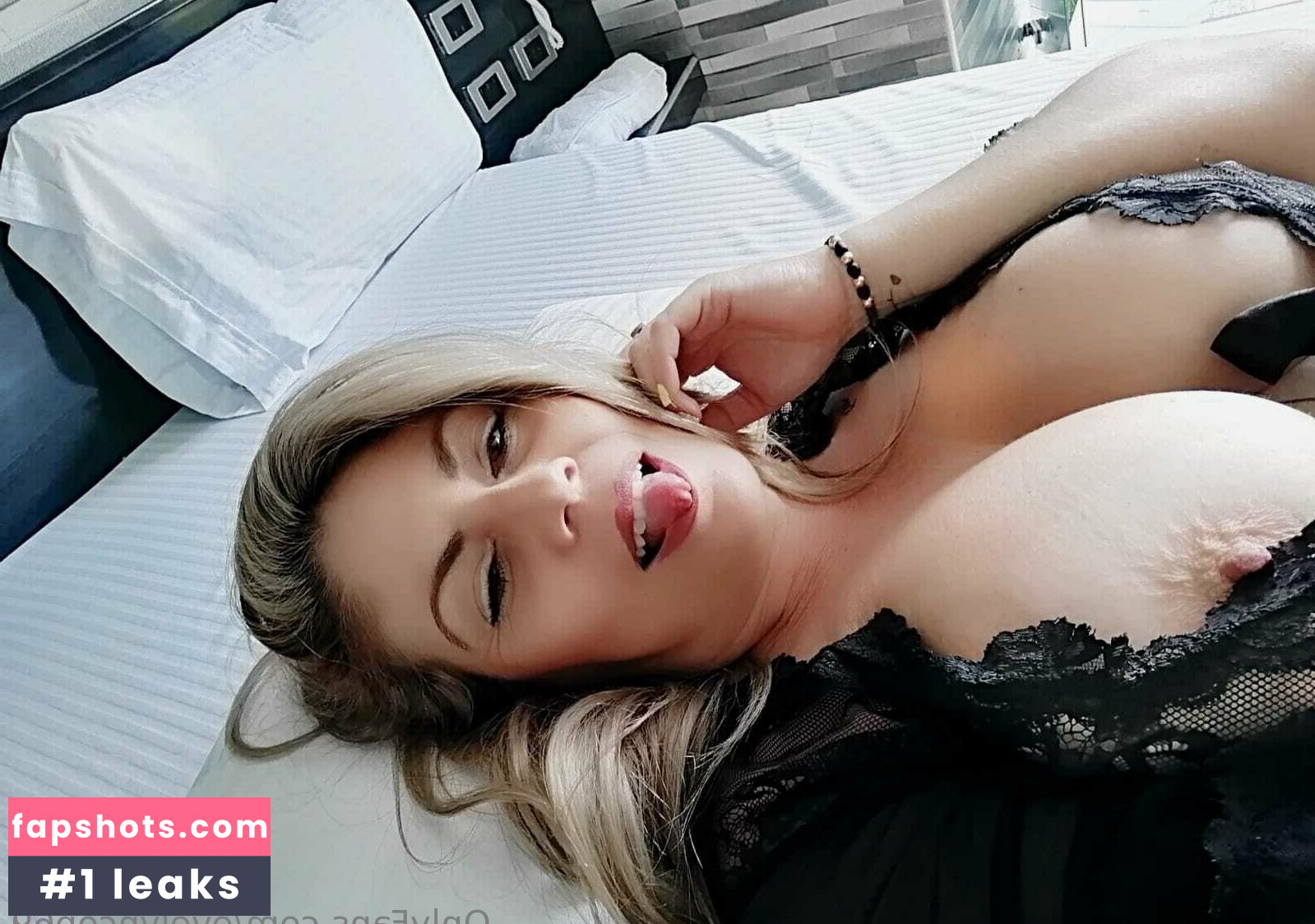 Evelyn Davila gallery photo #13