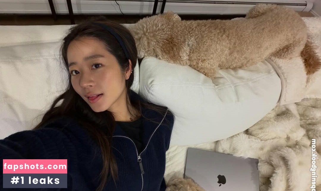 Evelyn Ha gallery photo #3