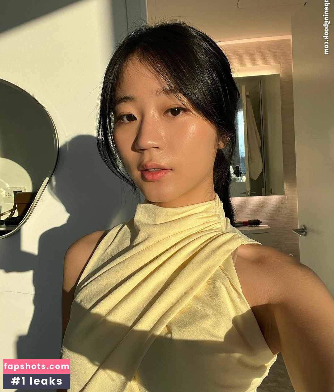 Evelyn Ha gallery photo #24