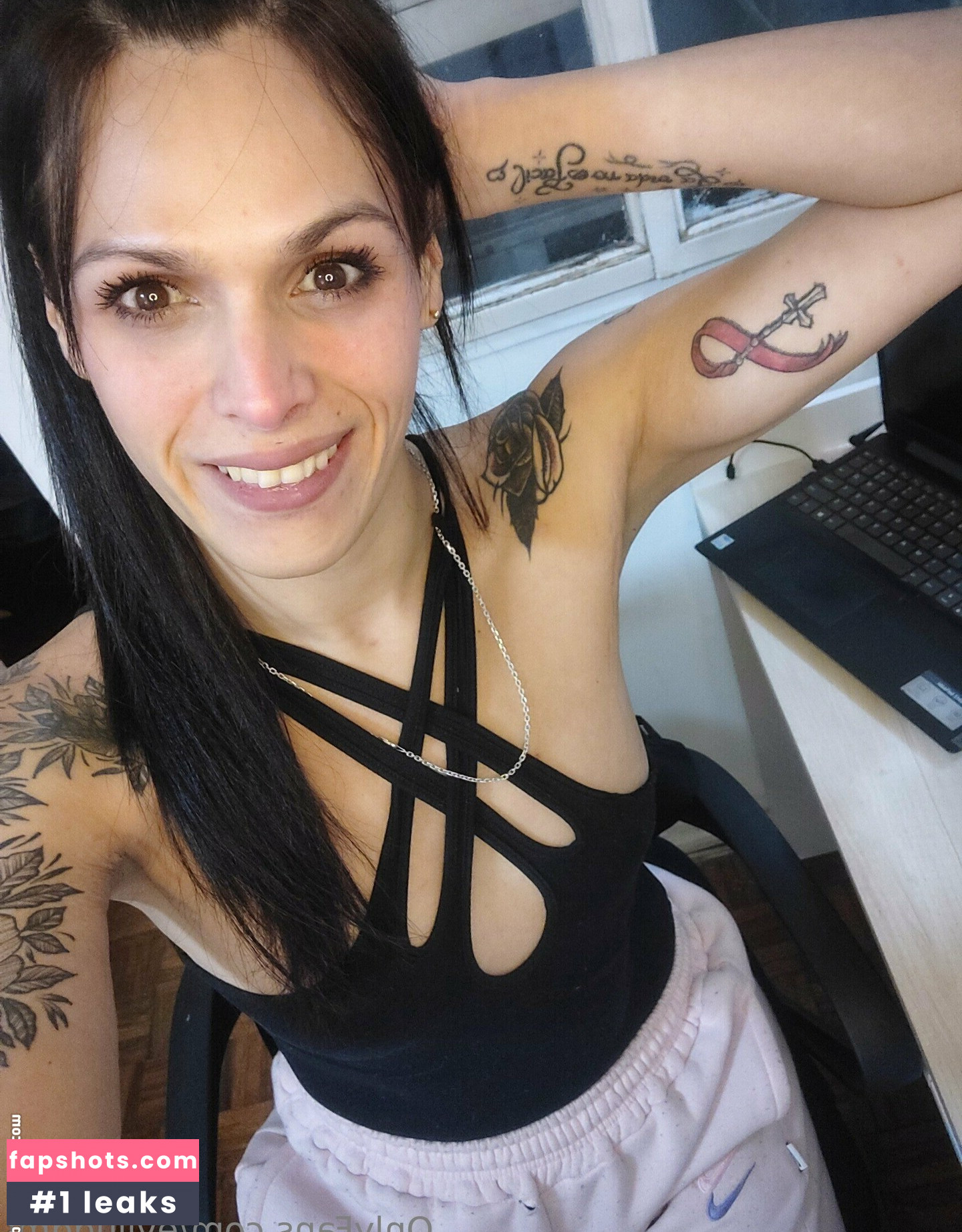 Evelyn Romano nude babe gallery