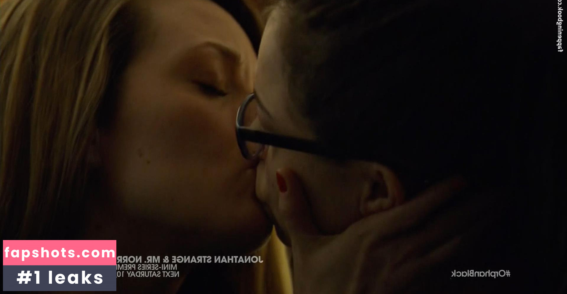 Evelyne Brochu gallery photo #23