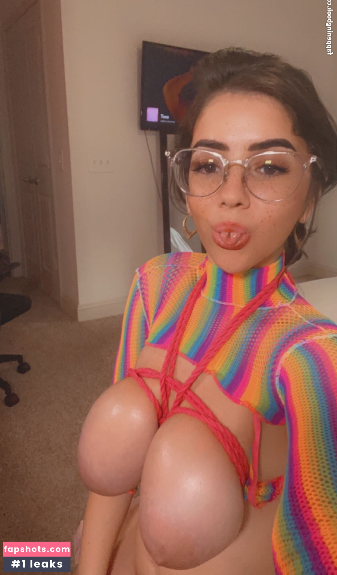 EvelynLuxe gallery photo #16