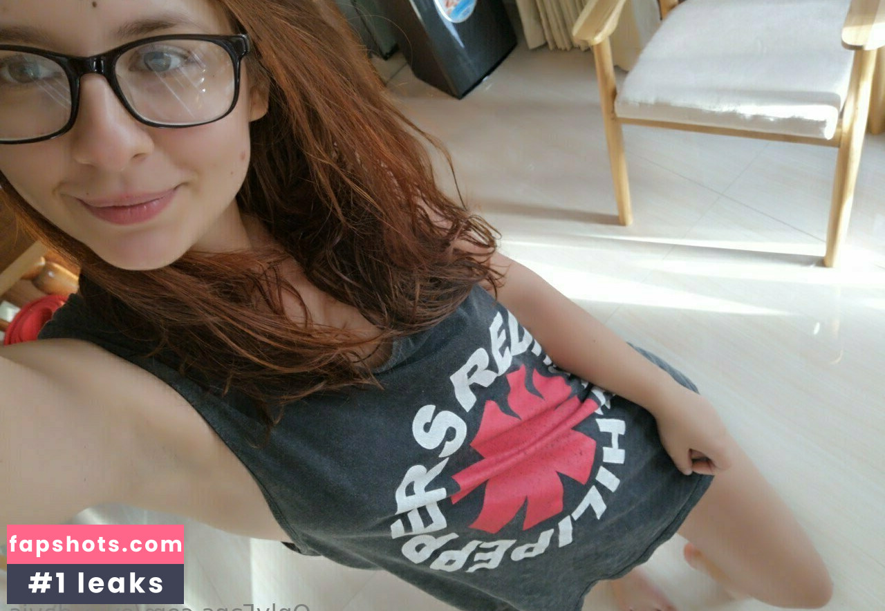 Evie Davis gallery photo #22