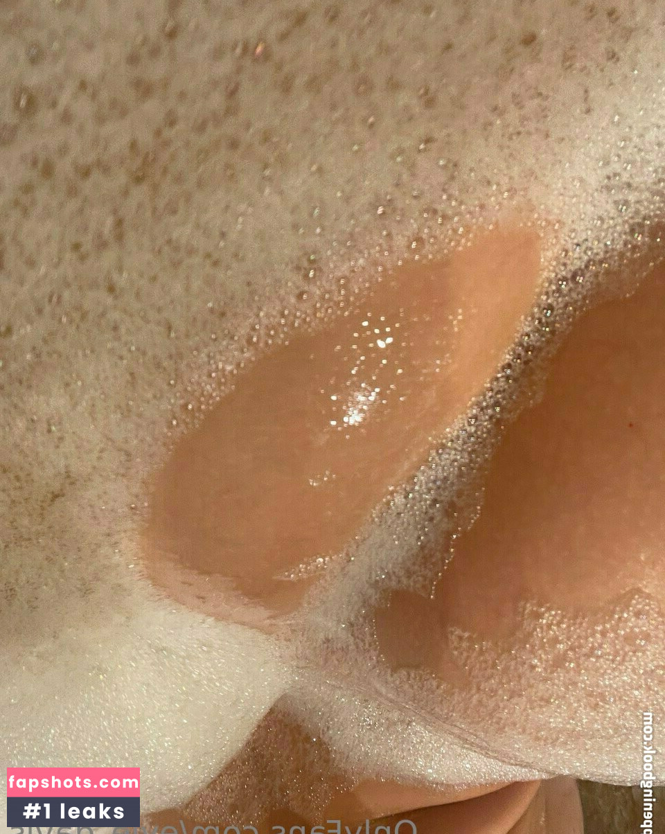 Evie Davis gallery photo #23