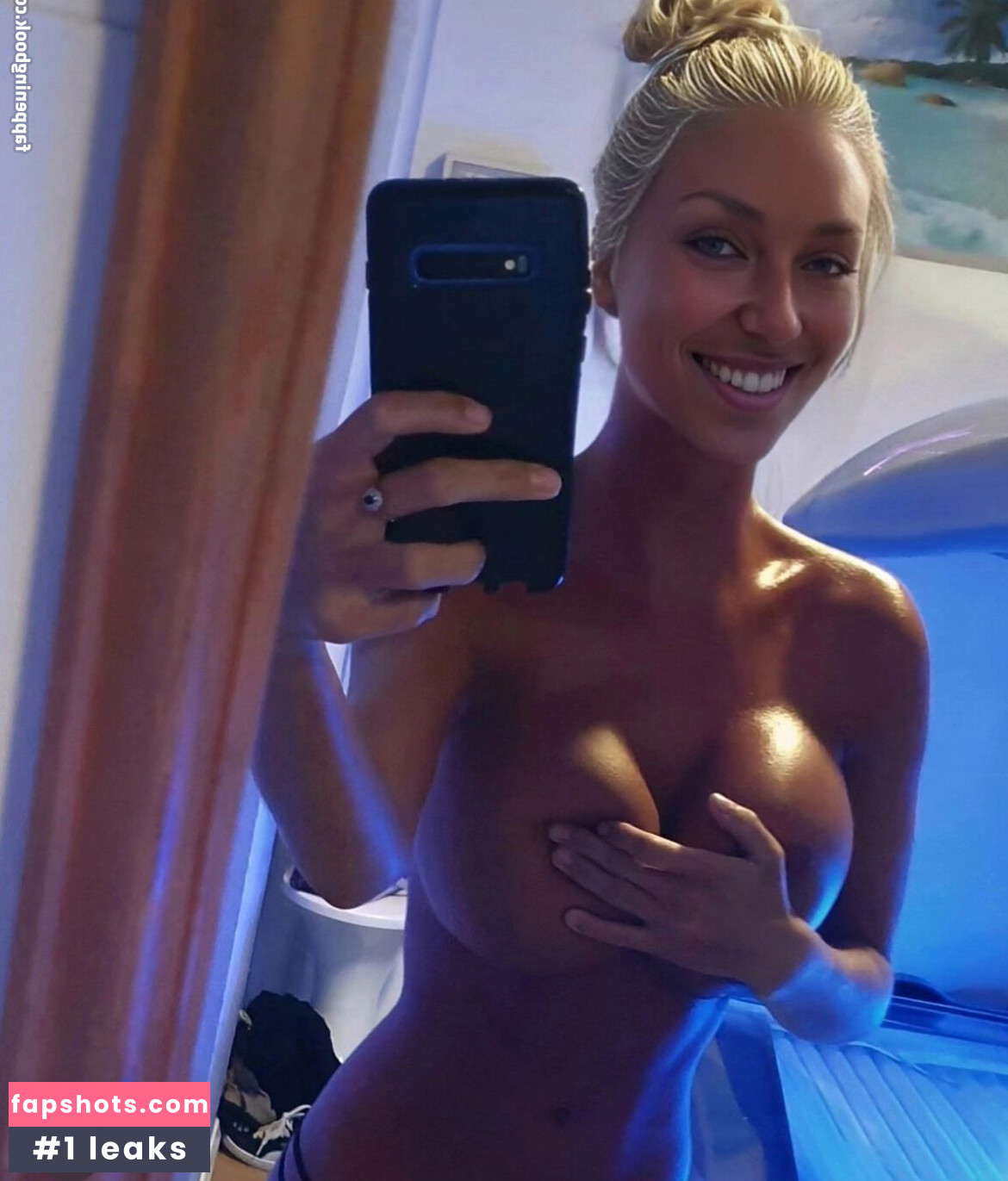 Evie Decker gallery photo #5