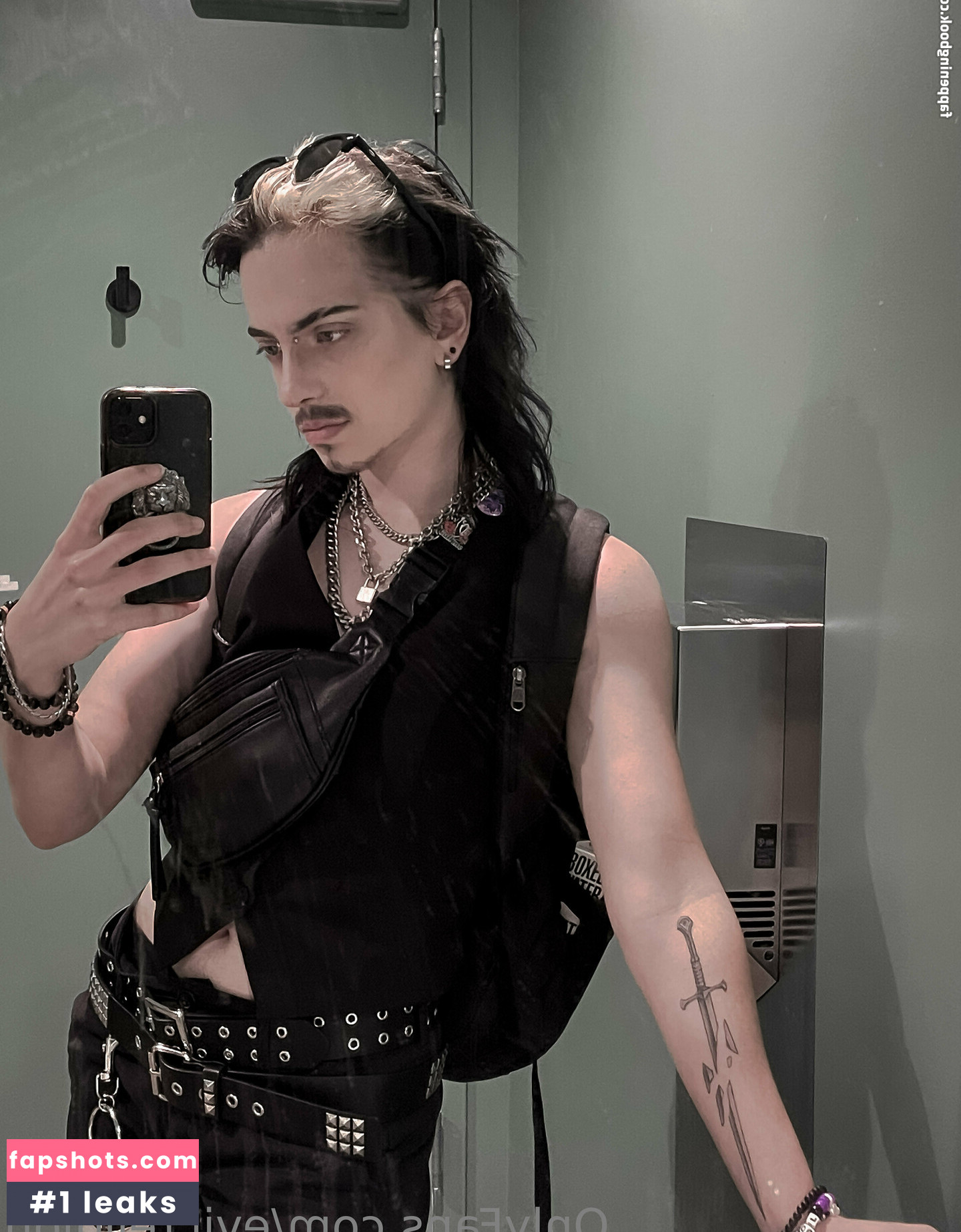 evil.religion Nahé úniky fotek pouze od fanoušků #3 - Fapshots