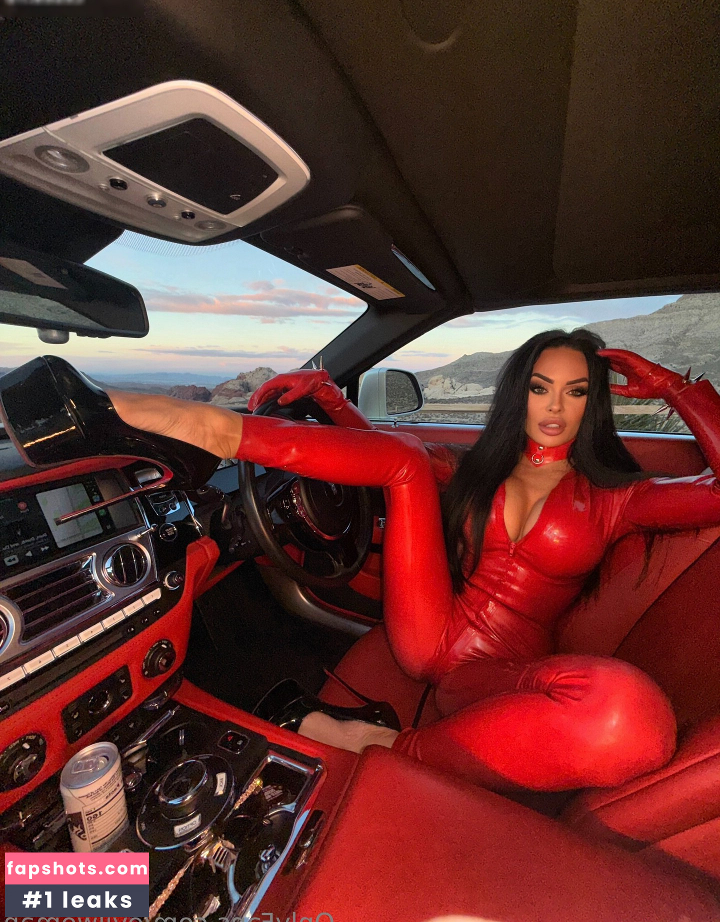 Evil Woman gallery photo #51