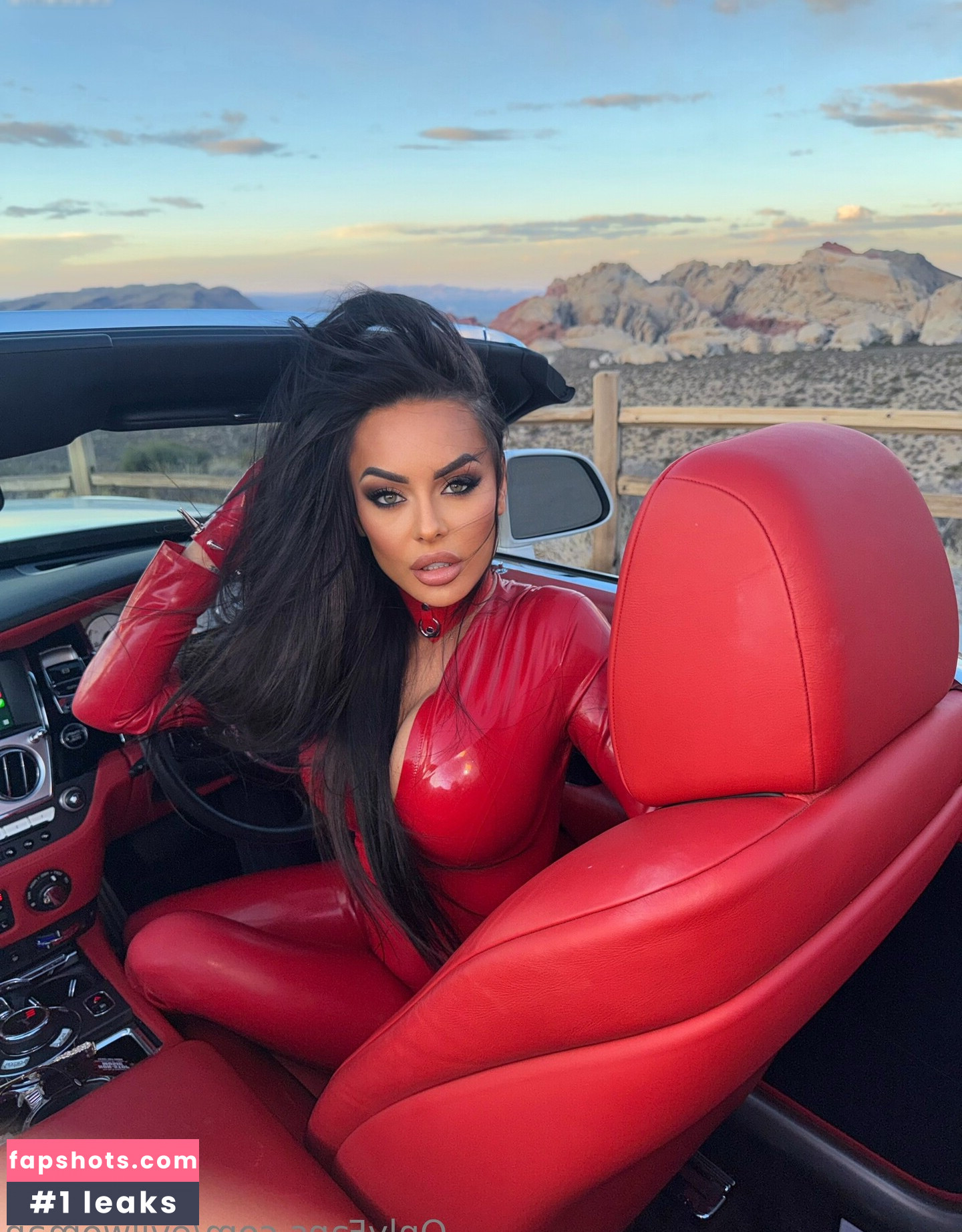 Evil Woman gallery photo #54