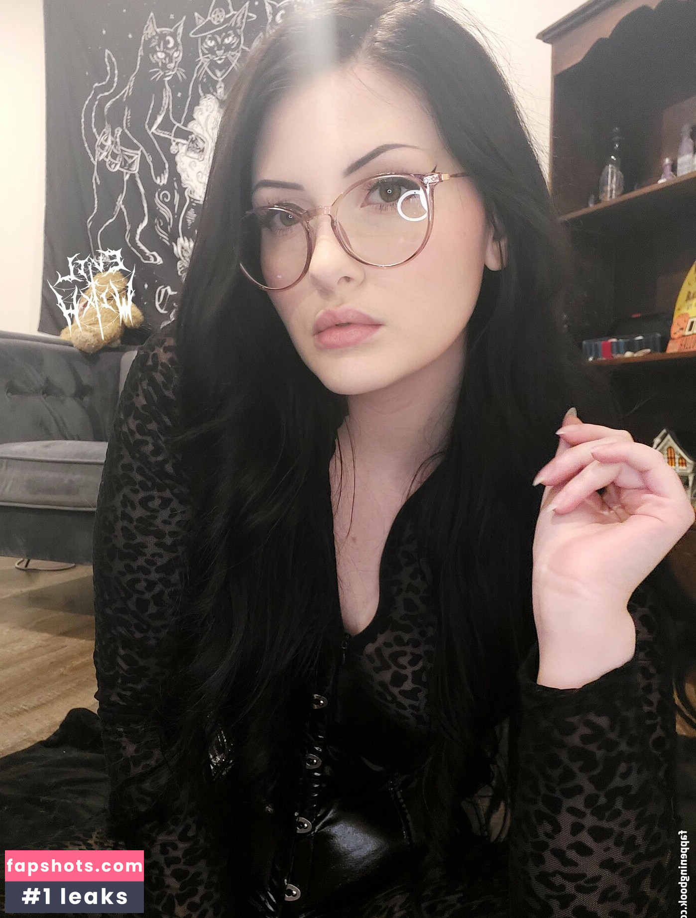 Evilwitxh Lilith nude babe gallery