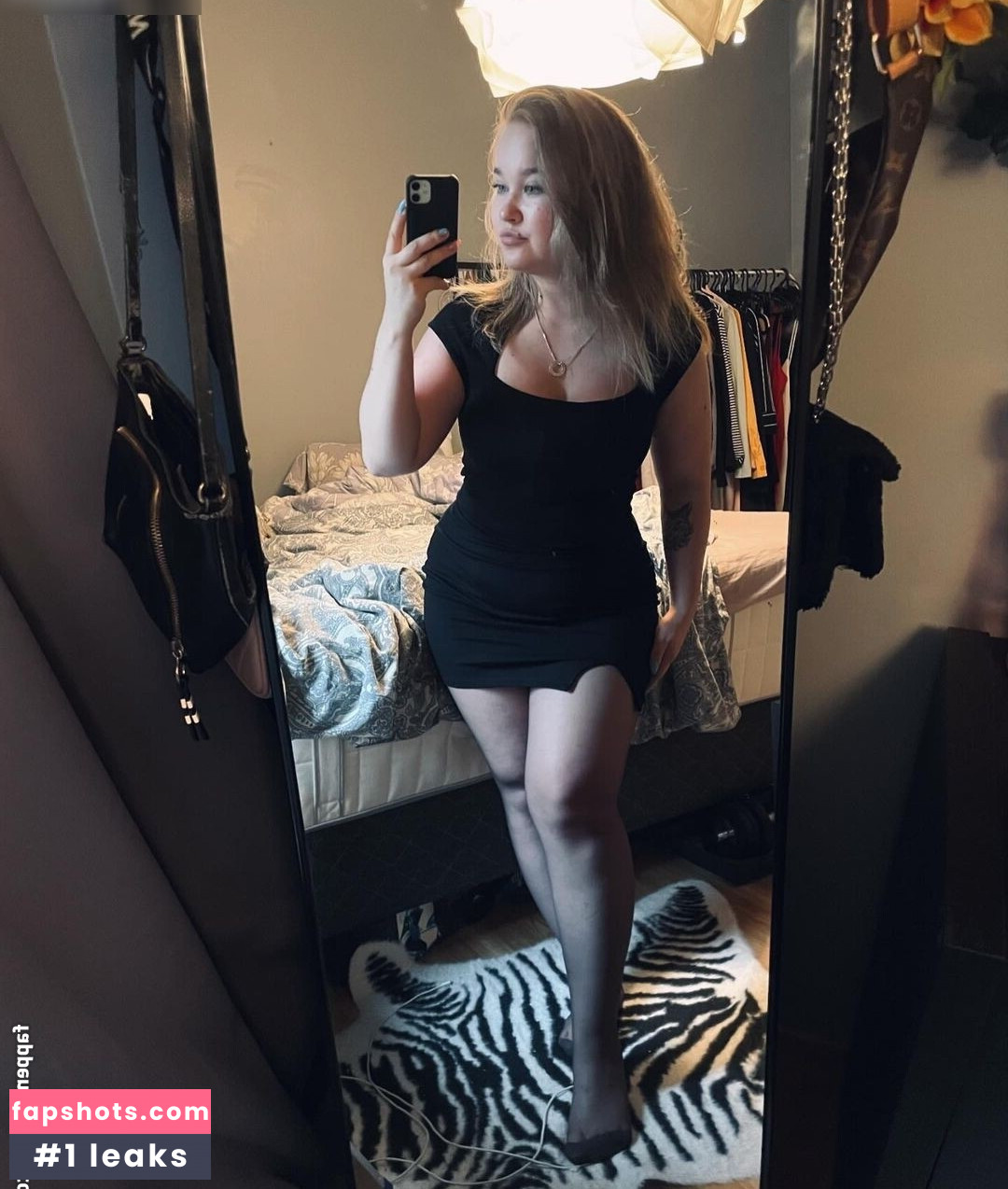 Evviepp nude babe gallery