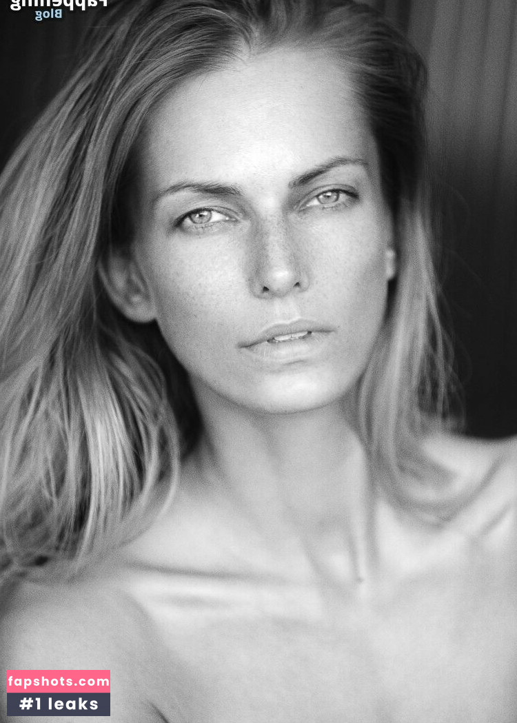 Ewelina Olczak nude babe gallery