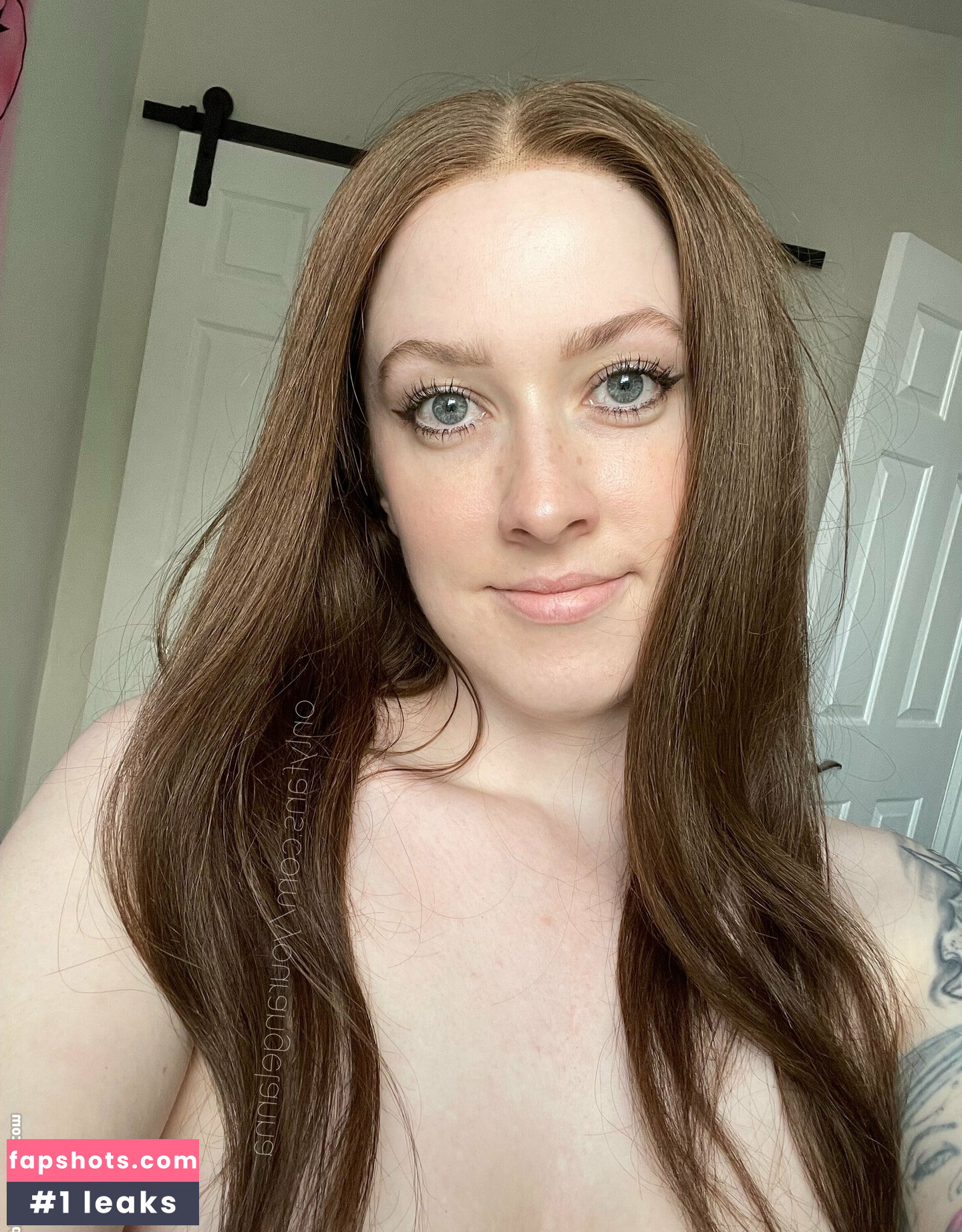 Eye Contact gallery photo #7