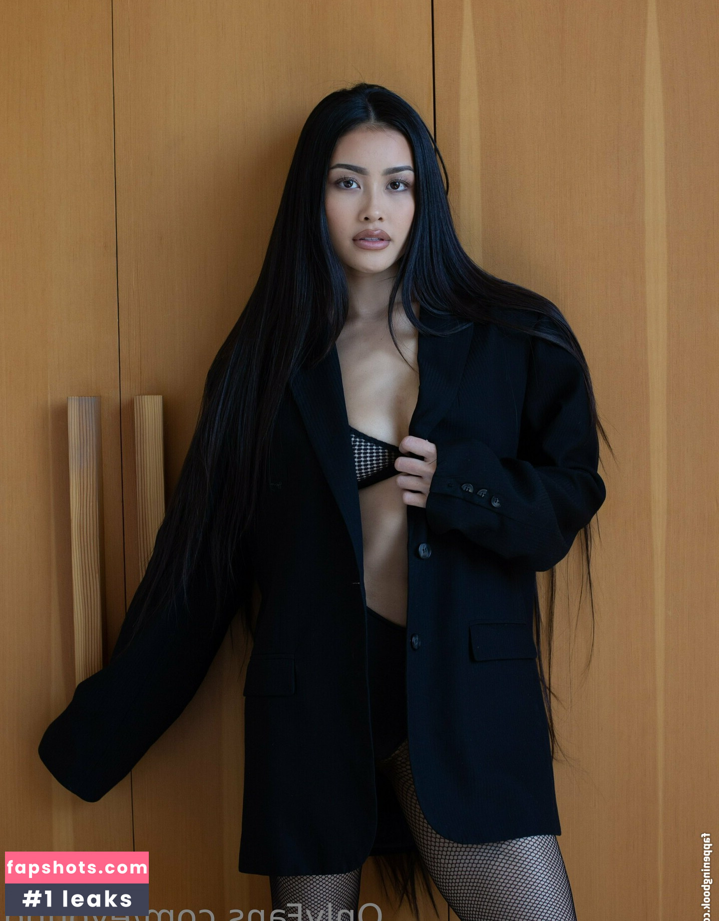 eyoung gallery photo #9