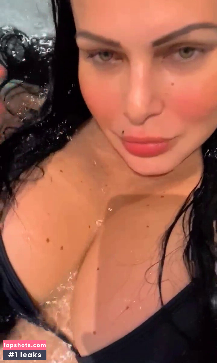 Fabiana Andrade gallery photo #25