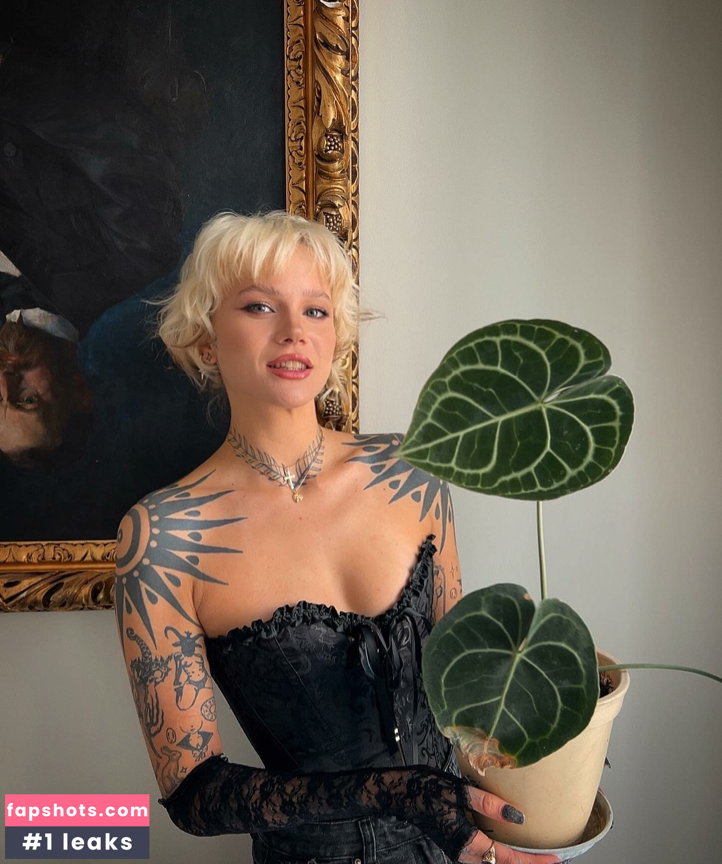 Faceofmisfits gallery photo #4