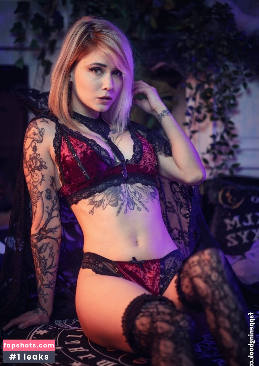 Facialize Me nude babe gallery