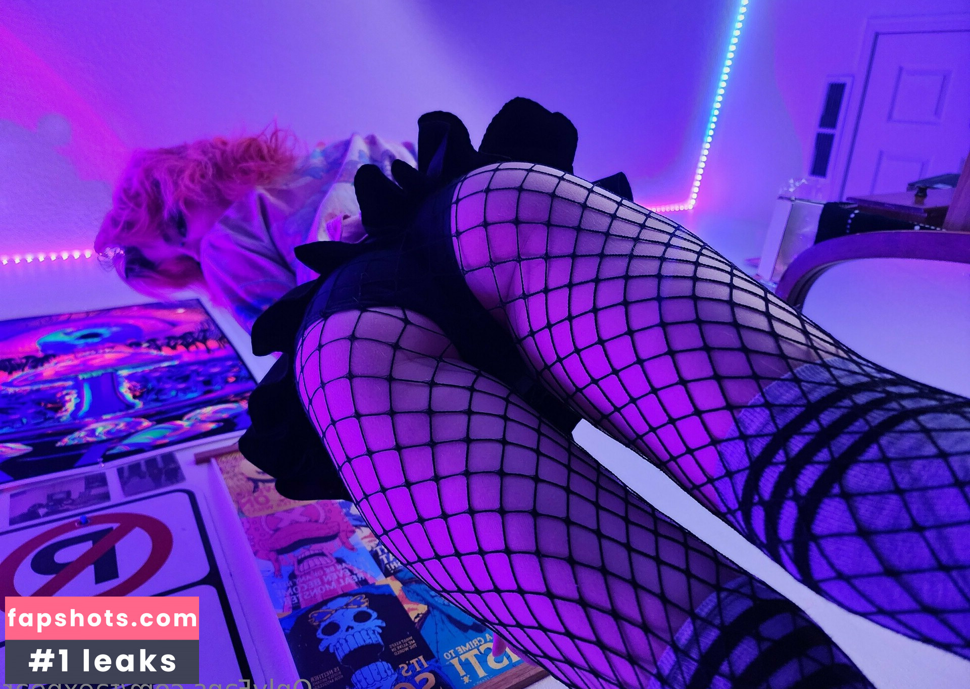 faexbear gallery photo #61