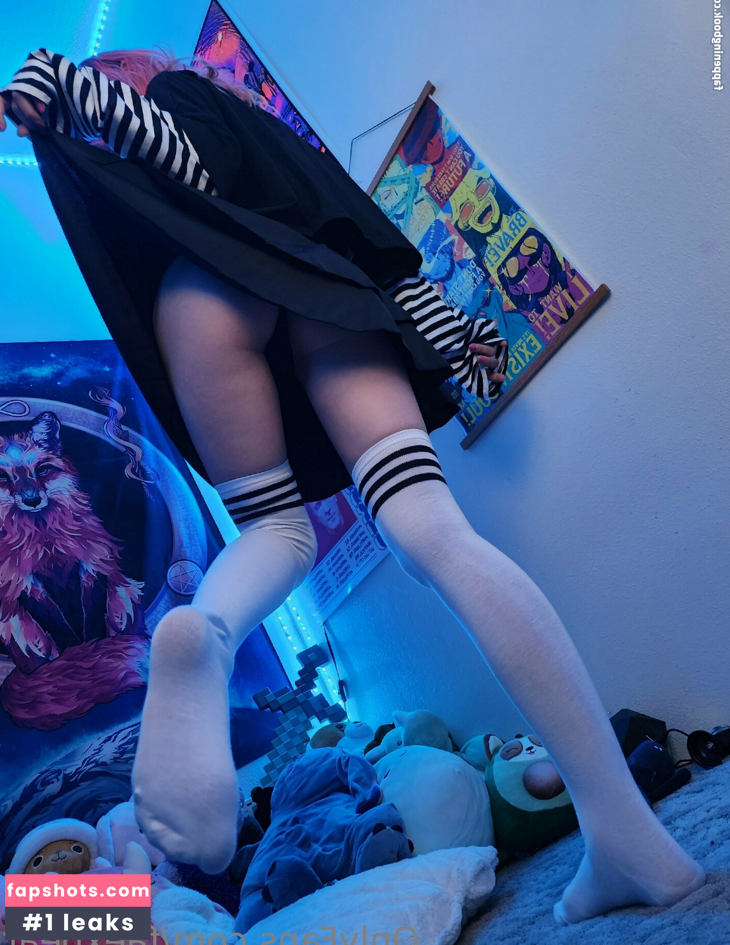 faexbear gallery photo #73