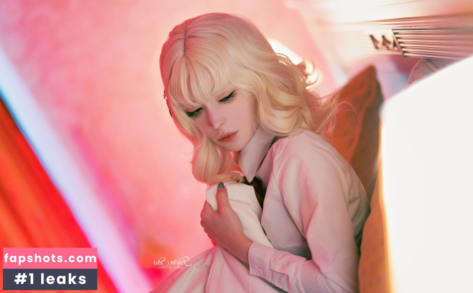 Faira Star gallery photo #16