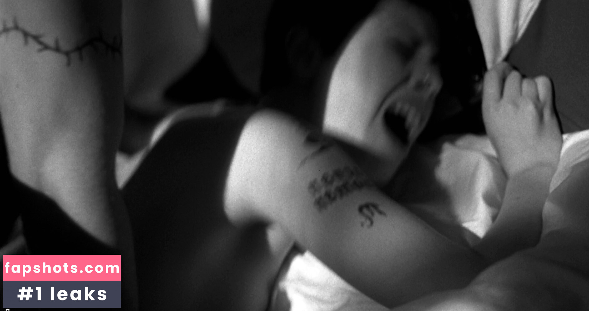 Fairuza Balk gallery photo #18