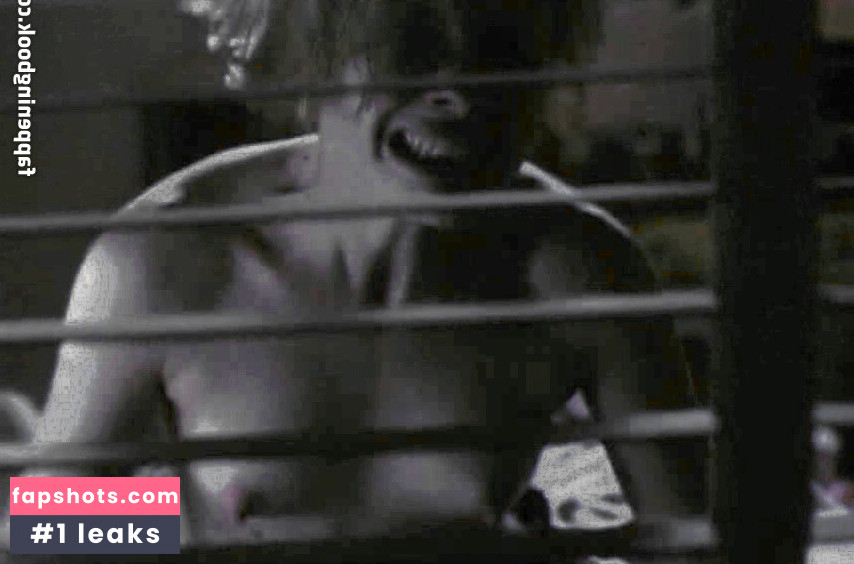 Fairuza Balk gallery photo #20