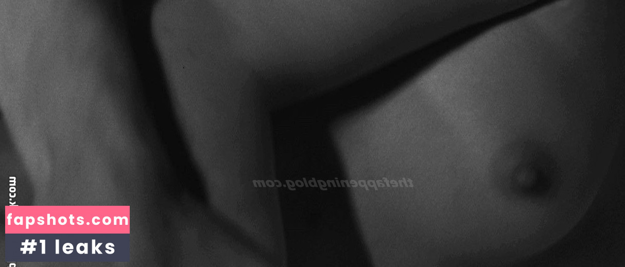 Fairuza Balk gallery photo #28