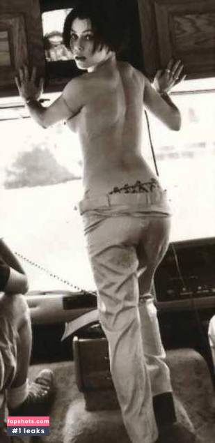 Fairuza Balk gallery photo #29